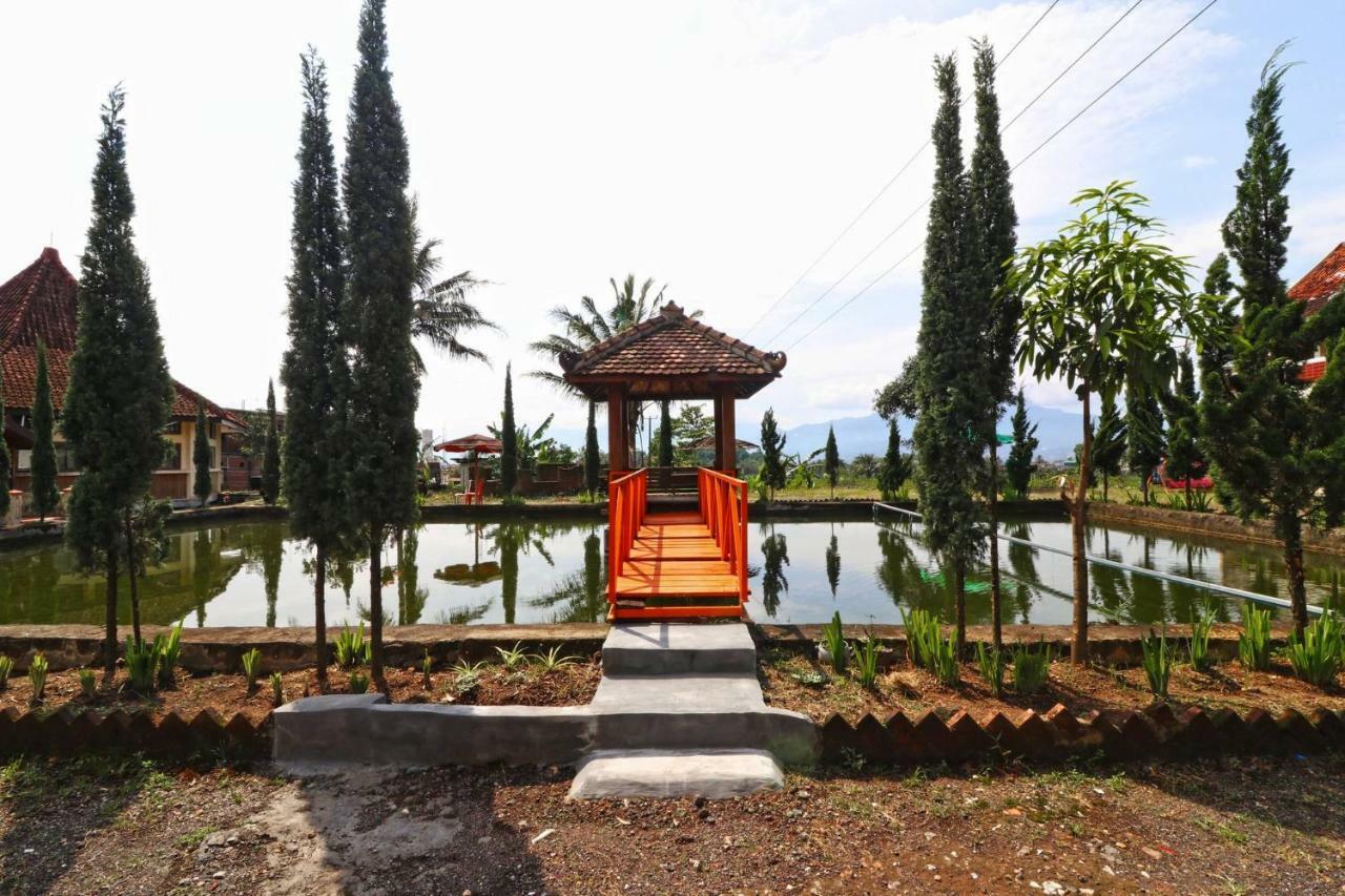 Hotel Agung Permata Artha Cipanas  Kültér fotó